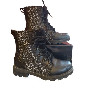 Sorel Lennox Lace Boots 7.5